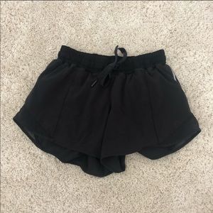 Lululemon Black Hotty Hot Short Size 6